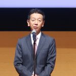 閉会式でご挨拶される<br />日下学会長