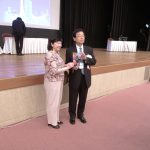 神戸SWEETS MAPを<br /> 手にした<br /> 栗本会長と國松先生